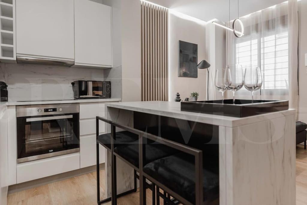 Contemporary Minimalist Apartment By Rems มาลากา ภายนอก รูปภาพ