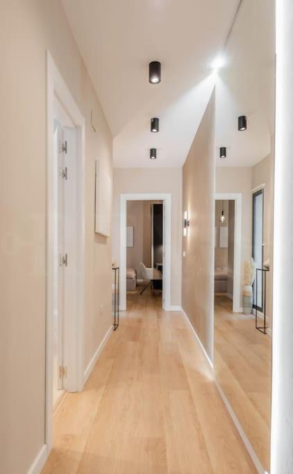 Contemporary Minimalist Apartment By Rems มาลากา ภายนอก รูปภาพ