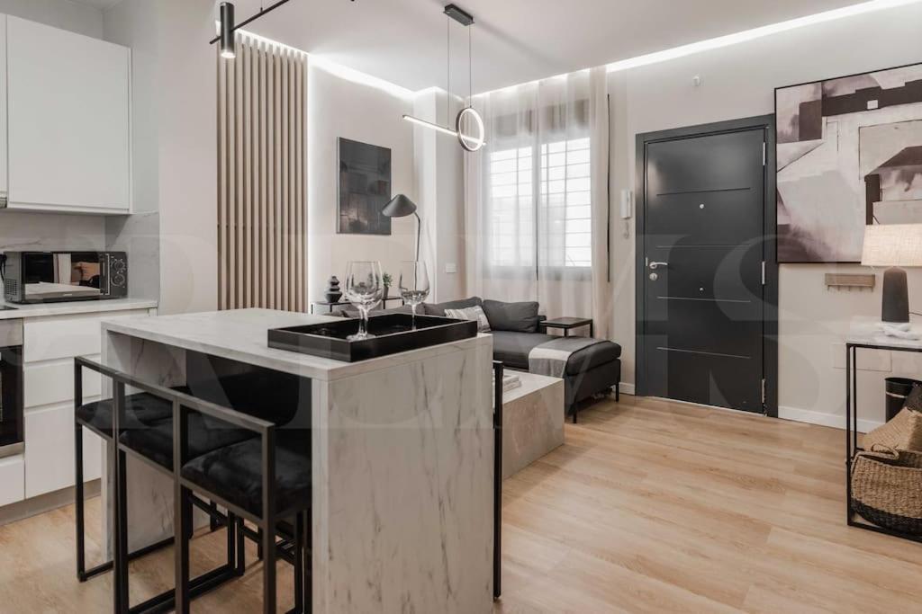 Contemporary Minimalist Apartment By Rems มาลากา ภายนอก รูปภาพ