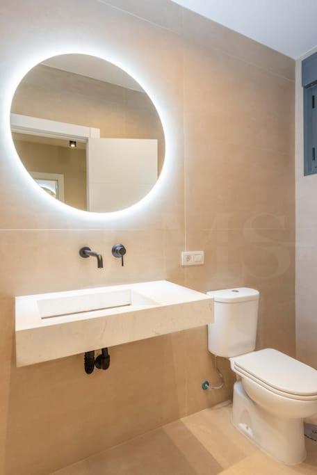 Contemporary Minimalist Apartment By Rems มาลากา ภายนอก รูปภาพ