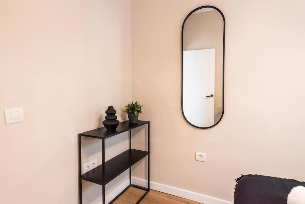 Contemporary Minimalist Apartment By Rems มาลากา ภายนอก รูปภาพ